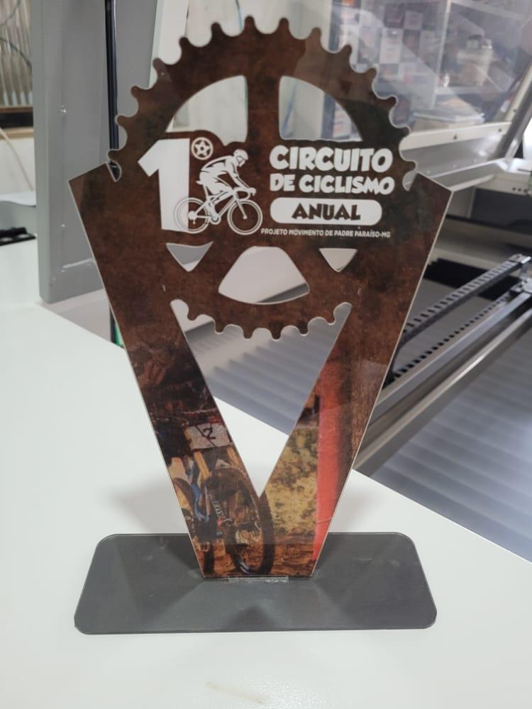 TROFÉUS PERSONALIZADOS